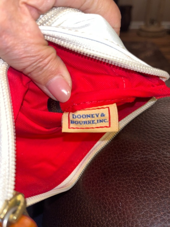 EUC Authentic Dooney&Bourke Leather Crossbody - Picture 4 of 5